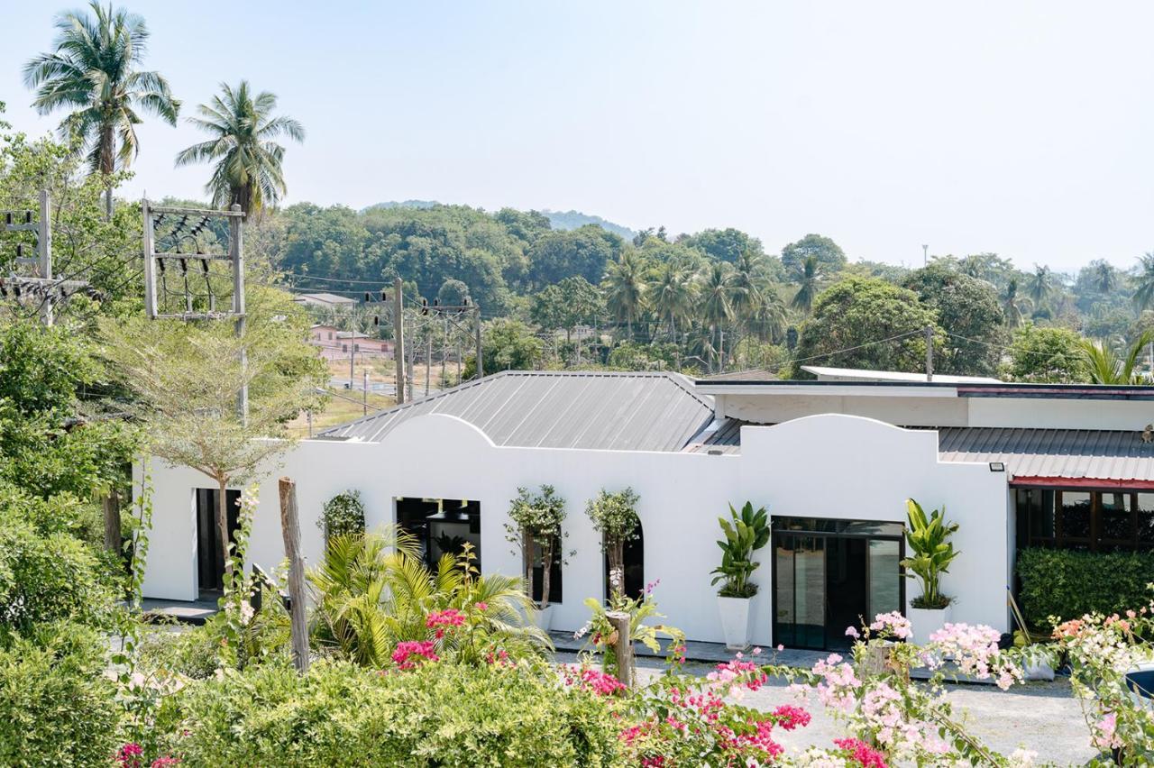 The Loft Panwa Resort Esterno foto