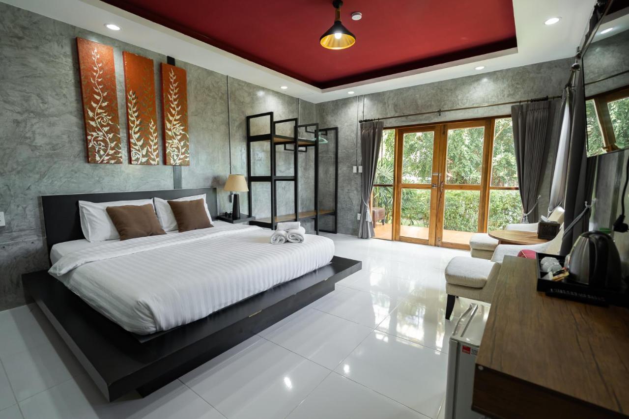 The Loft Panwa Resort Esterno foto